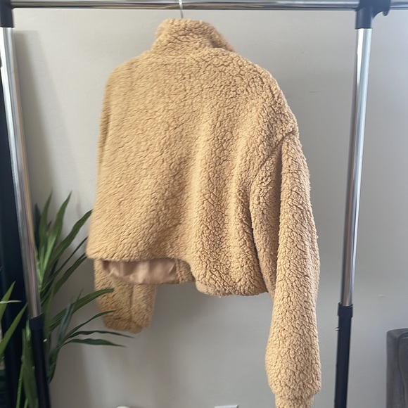 Cropped Sherpa Jacket - Picture 5 of 5